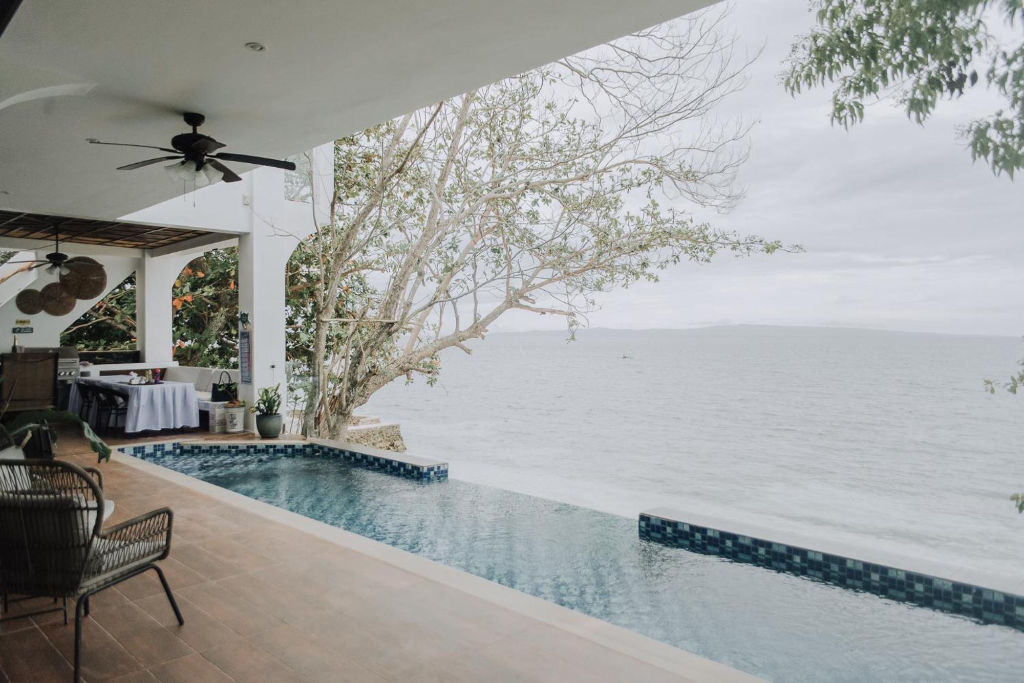 The French Villa-Santander Cebu Экстерьер фото